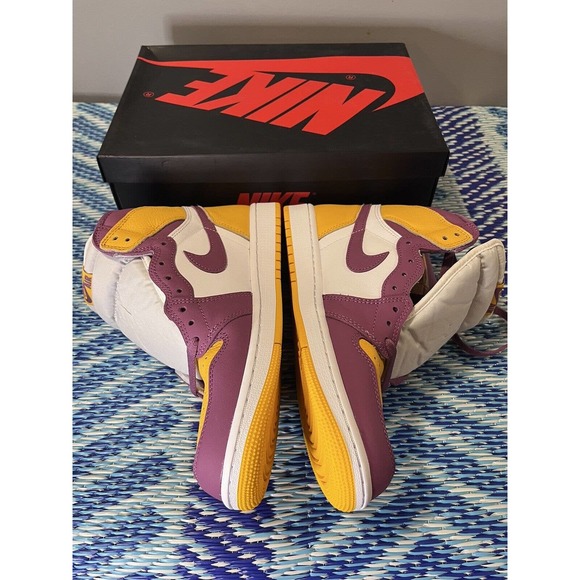 Jordan 1 Retro High OG Brotherhood 2022 555088 706 University Gold Mens Size 9.5 - Picture 5 of 10